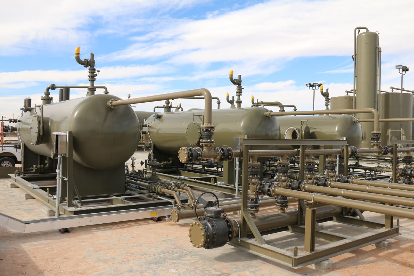 DNOW supplies all the pipe, valves, fittings, surface pumps, and ASME vessels and LACTs to accommodate your design and timeframe, whether you are building a single tank battery, or multiple tank batteries